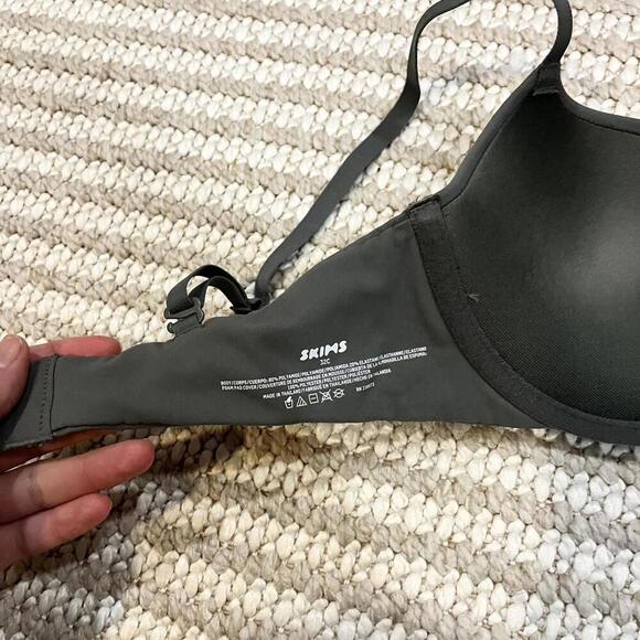 Skims Fits Everybody Push-up Bra - Picture 3 of 4